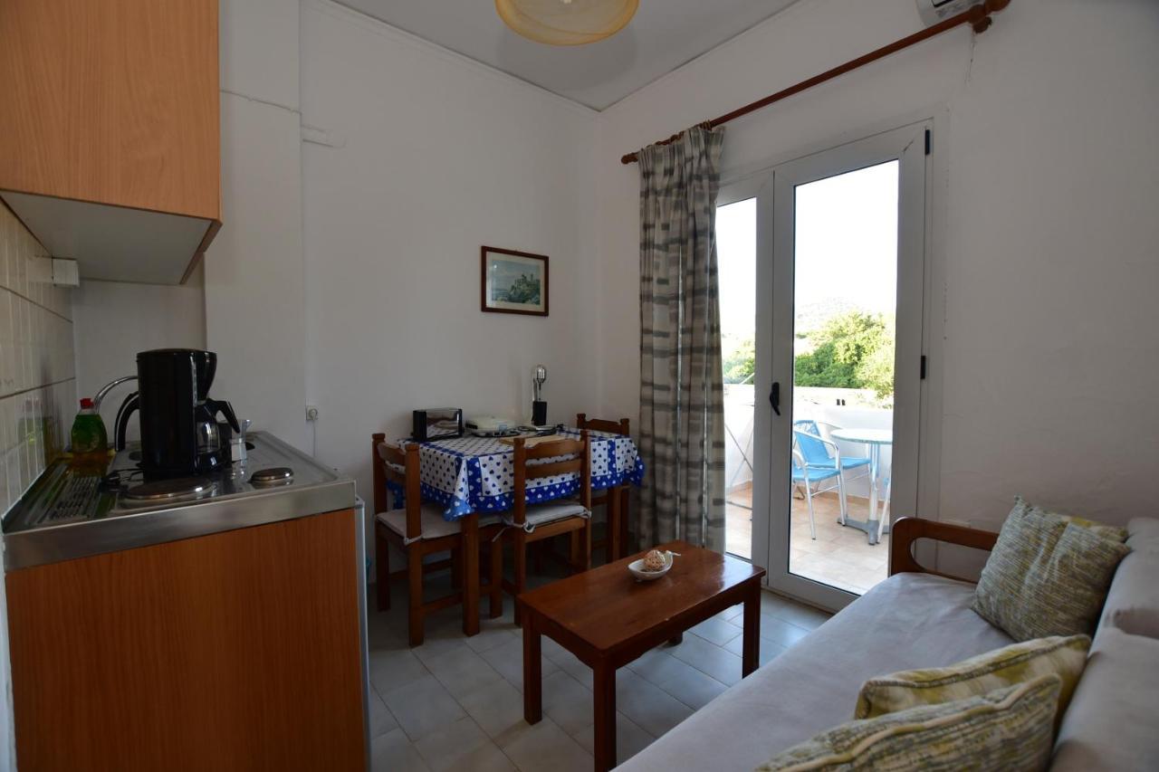 Morpheas Rooms Palaiochora Exterior foto