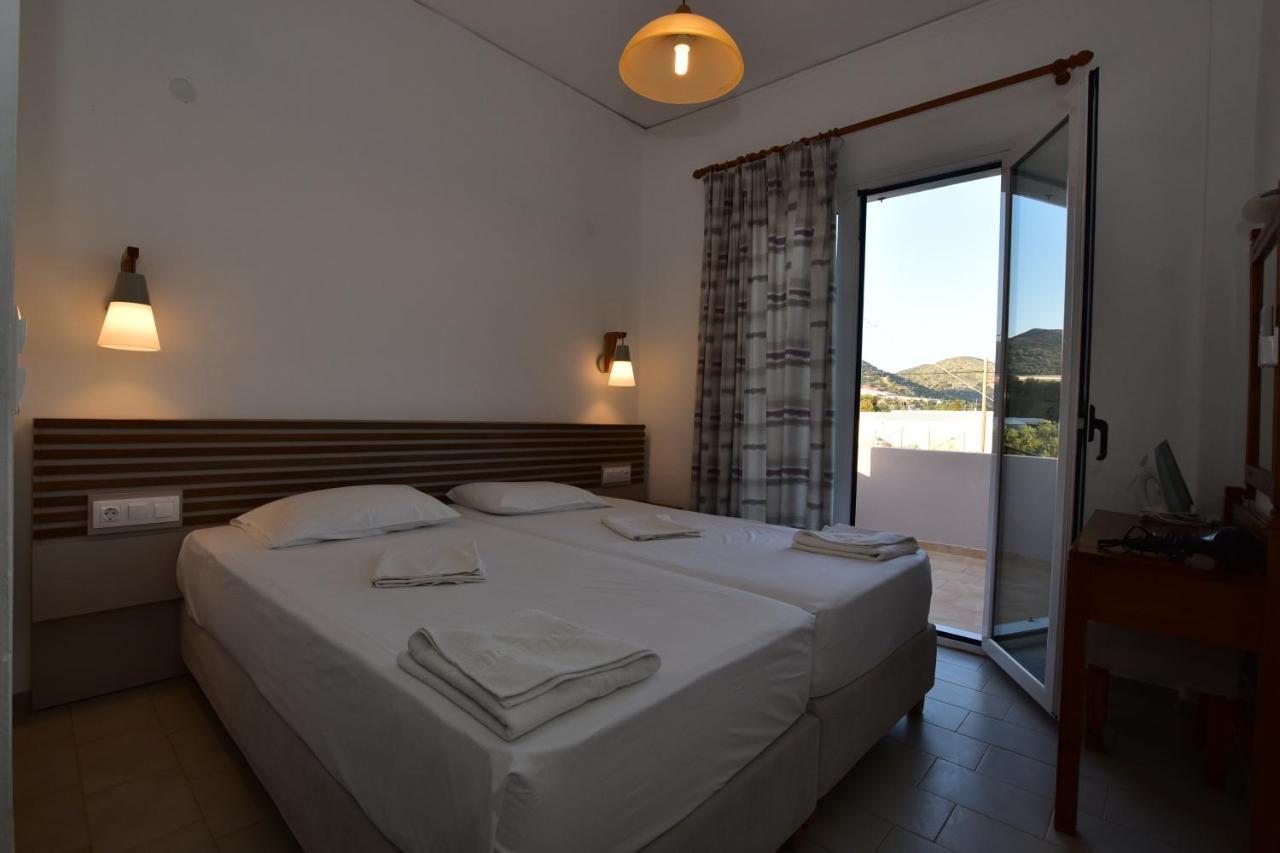 Morpheas Rooms Palaiochora Exterior foto