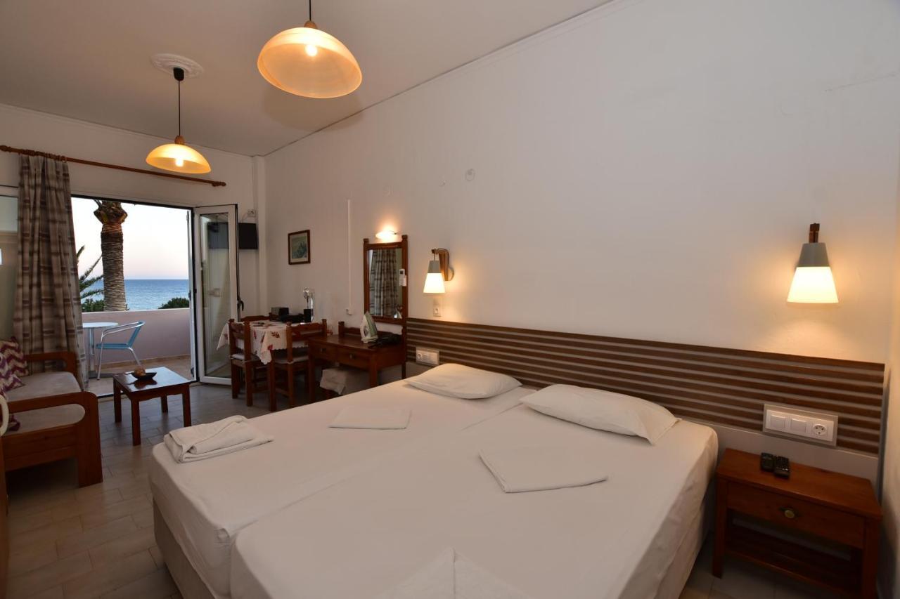 Morpheas Rooms Palaiochora Exterior foto