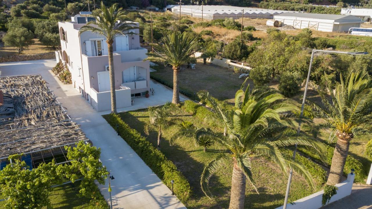 Morpheas Rooms Palaiochora Exterior foto