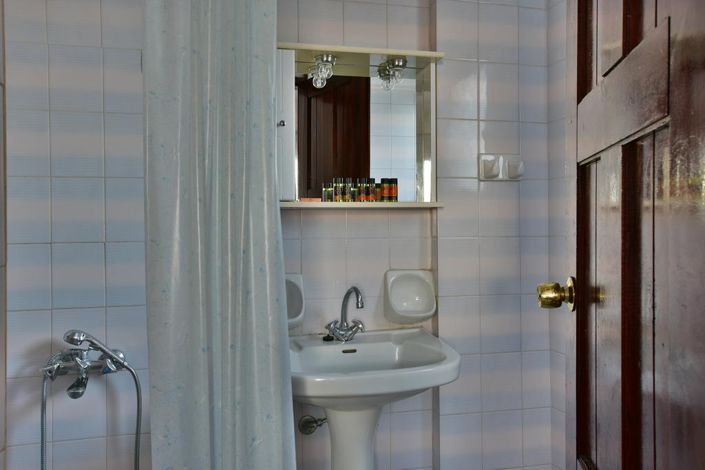 Morpheas Rooms Palaiochora Exterior foto